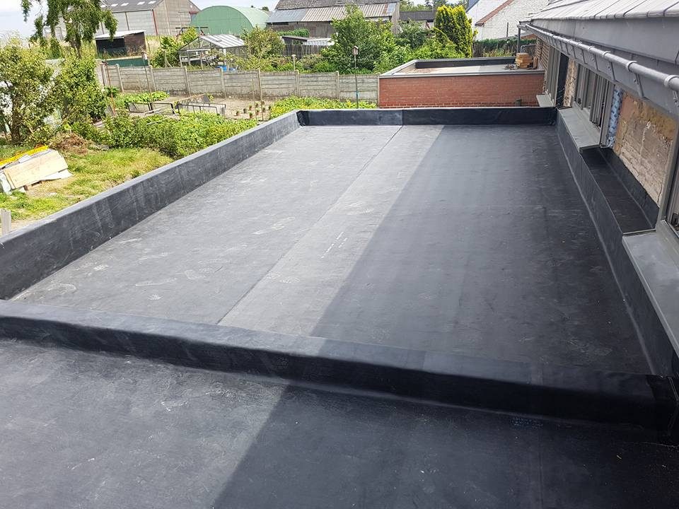 Toiture plate étanchéité EPDM réalisée par NDA Construct